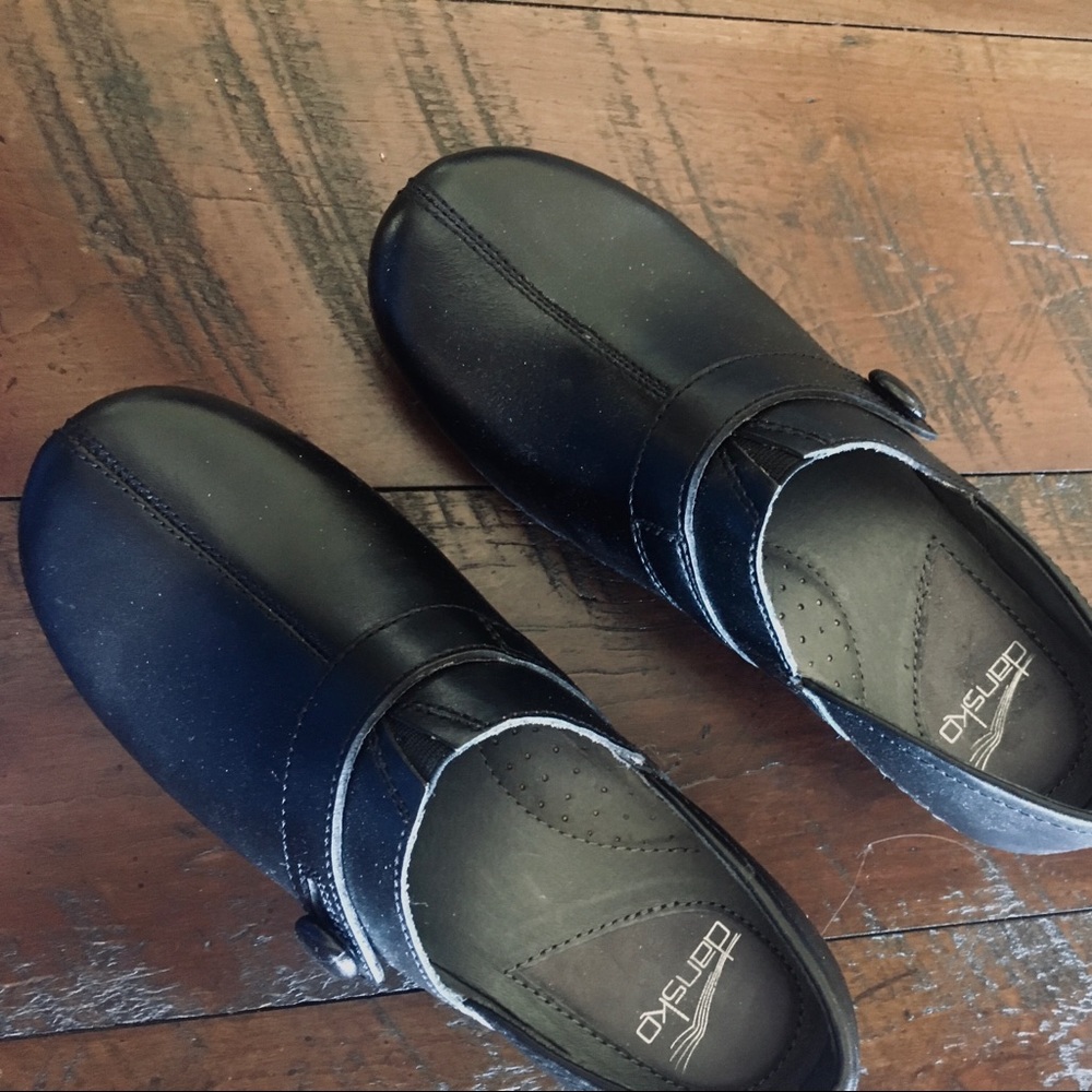Dansko Black Leather Solstice button Clogs